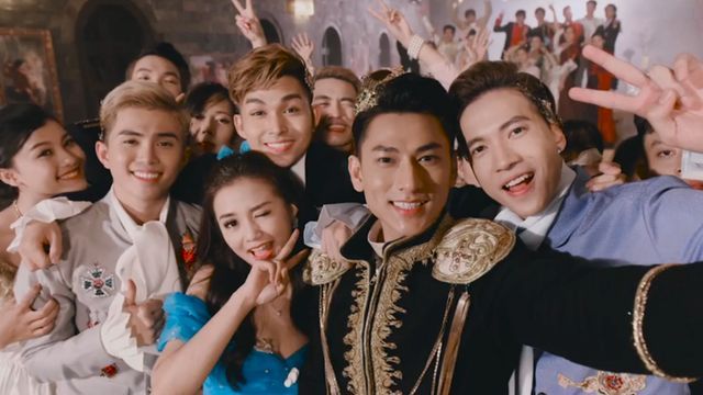 Selfie Chuyện Tinh Lọ Lem 365 Nhaccuatui