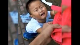 khi cac be 'hao huc' ngay dau tien di hoc - v.a